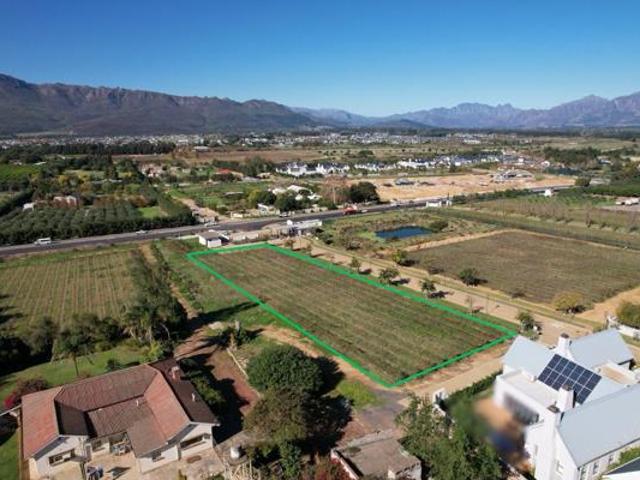 2 944 m² Land available in Paarl Central