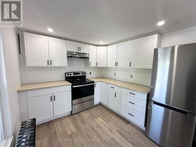 2 94 Crowland Avenue, Welland Lincoln/Crowland, ON, L3B 1W9 house for lease | Listing ID X13610 | Royal LePage