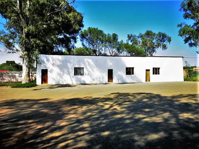 2.9 ha Land available in Batho
