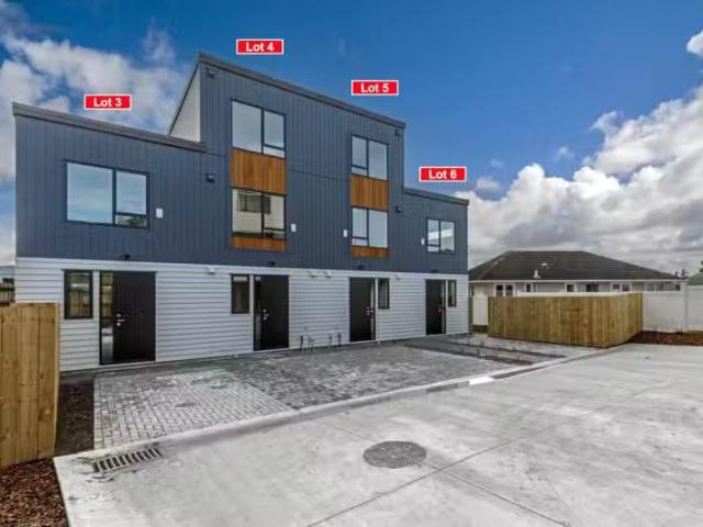 2C Glenford Lane, Te Atatu Peninsula, Waitakere City