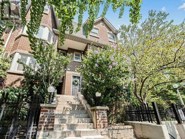 2C Shank Street W, Toronto, ON, M6J 3T8 townhouse for sale | Listing ID C13676 | Royal LePage