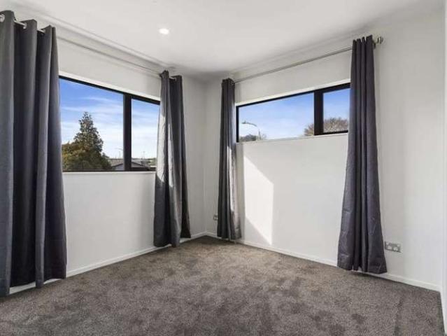 2A Melleray Place, Randwick Park, Manukau City