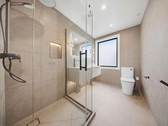 2A Rangitoto Terrace, Milford, North Shore City