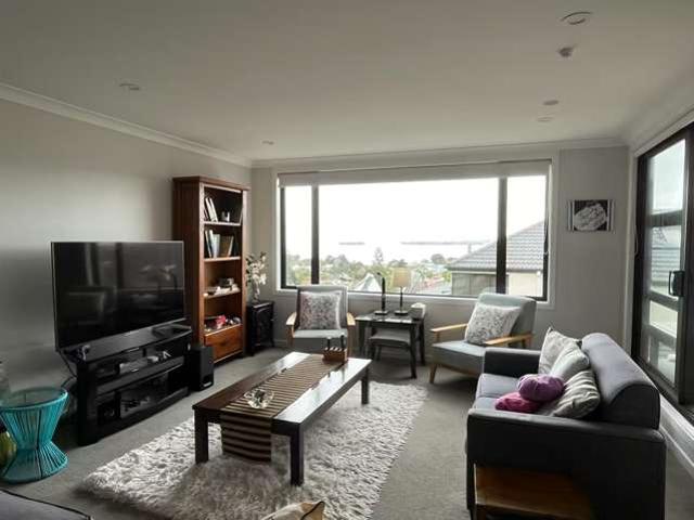 2B/12 Selwyn Road, Cockle Bay, Manukau City