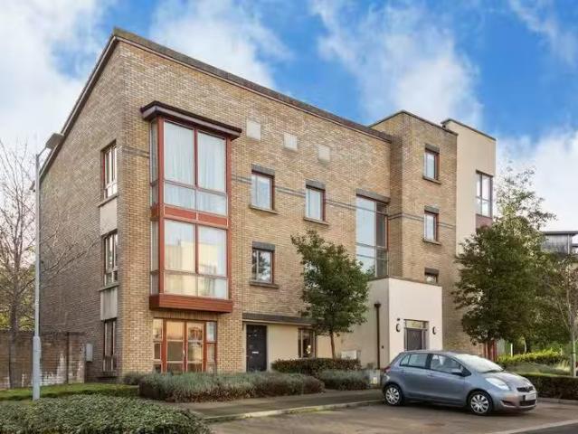 2b Belarmine Drive, Dublin 18, Stepaside, Dublin 18, D18KP64 i.