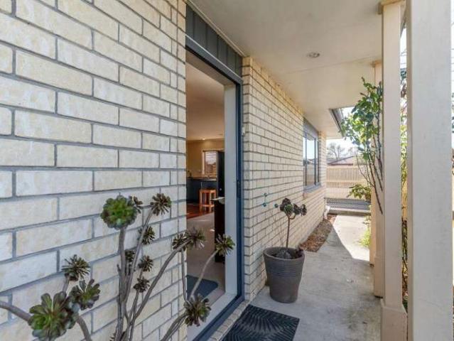 2B Garrison Street, Carterton