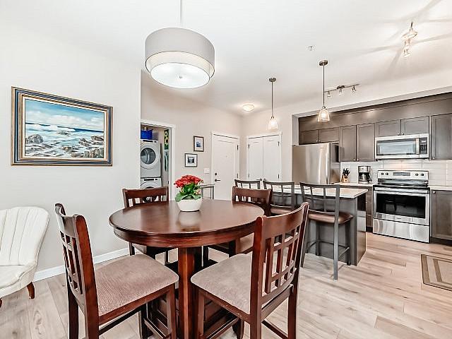 2bed/2bath/2 Parking Calgary Sw Condo