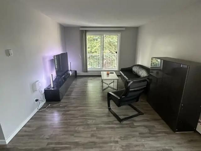 2Bed 1Bath Condo suite, steps from Dalhousie LRT