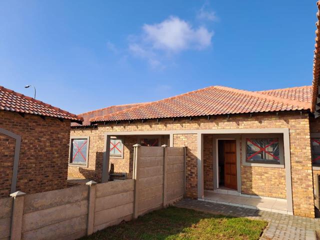 2Bed 2 Bath Townhouse Riversdale Meyerton