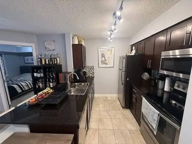 2BED+DEN 2BATH CONDO FOR RENT IN CHAPPELLE UNDERGROUND PARKING