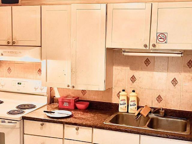 2br 2 storey Condo, Prime Location