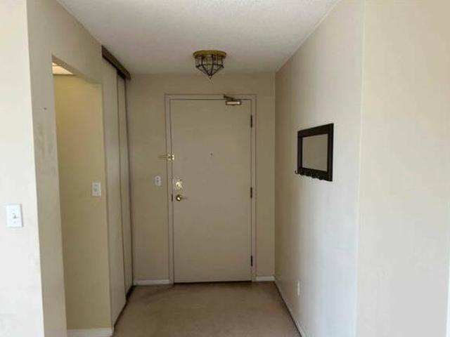 2BR 2WR Condo Apt in Mississauga near Dundas Hwy 10