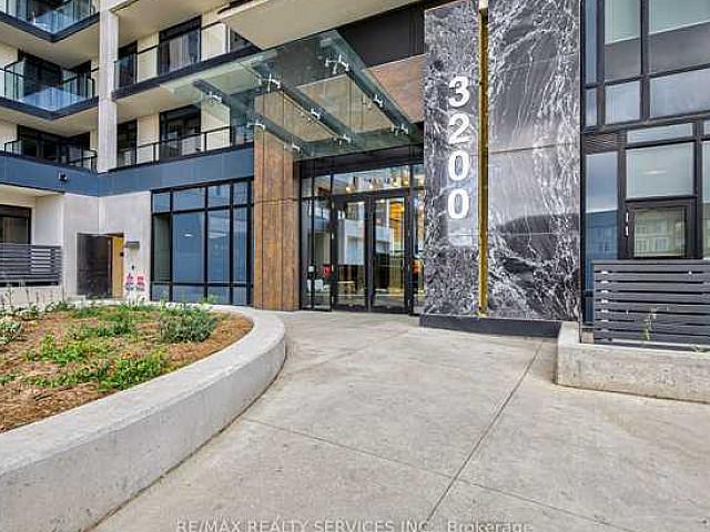 2br 2wr Condo Apt In Oakville Near Dundas & Trafalgar