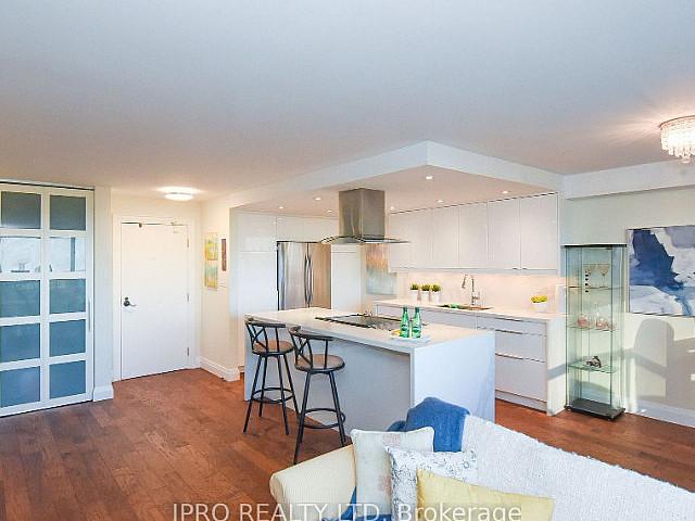 2br Condo Modern Elegance! Tour Now!