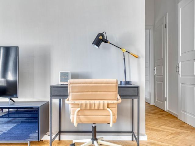 2BR, Innere Stadt, furnished, elevator, Vienna Amsterdam Apartments for Rent
