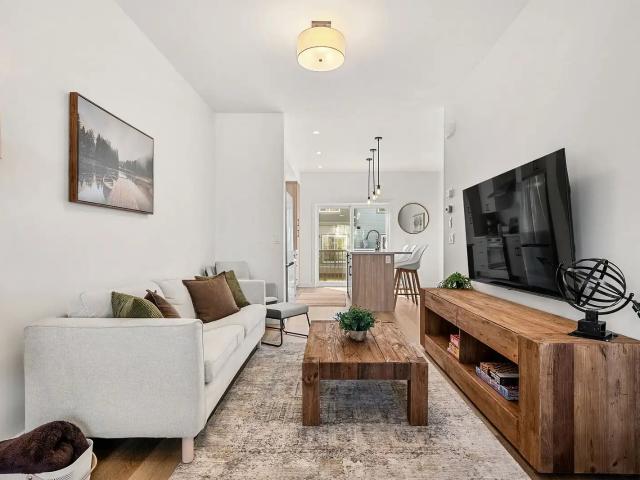 2BR+Den w/ 2.5 BA»Fully Furnished»Garage»All Utilities Incl. + Wifi