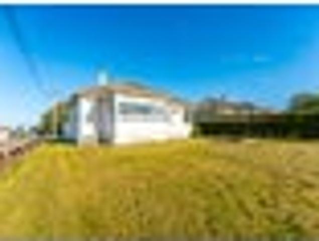 2Brm + Sunroom early possession!