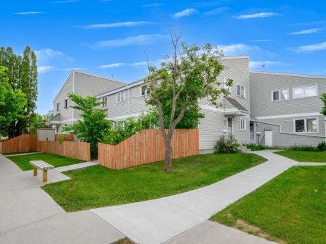 2D Castle Terrace, Edmonton, AB, T5X 2E6 townhouse for sale | Listing ID E4442 | Royal LePage