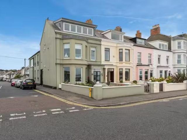 2d Godfrey Avenue
