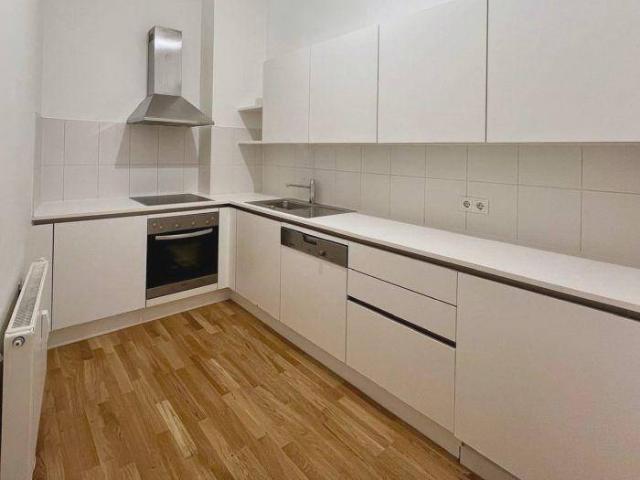 GEIDORF: Ruhiger 2 ZIMMER NEUBAU mit größerem Balkon 6,5m² und extra Küche möbliert mit Fenster!