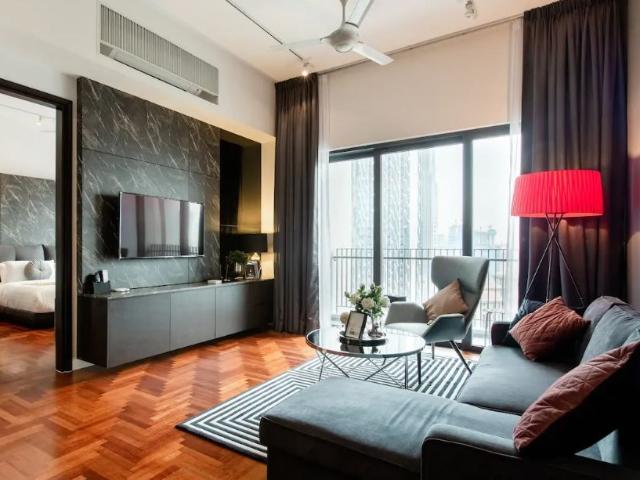 2minit Dpulze Shopping Centre @ Kondo Studio 550 sqft