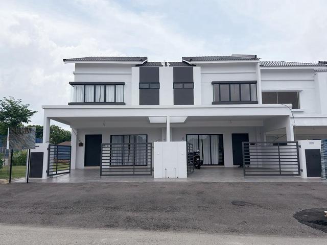 2mins to Caltex Full Loan Bumi Lot 4B4B Double Storey Bukit Katil JpJ