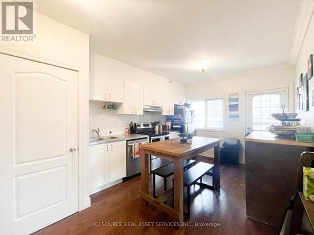 2Nd & 3Rd Floor 167 Markham Street, Toronto, ON, M6J 2G7 house for lease | Listing ID C13622 | Royal LePage