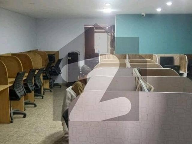2nd Floor 1350 Square Feet Office For rent In Cavalry Ground