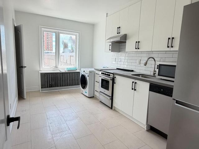 2nd Floor 247 Belgravia Avenue in Toronto: Briar Hill Belgravia House for lease Toronto W04: MLS®# W13138868