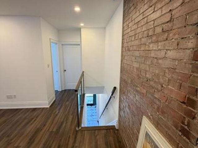 2Nd Floor 779 St Clair Avenue W, Toronto, ON, M6C 1B7 house for lease | Listing ID C13435 | Royal LePage