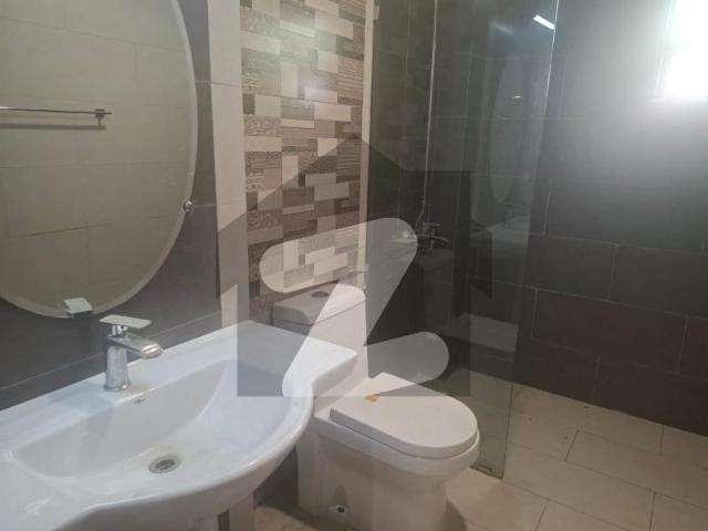 2nd Floor Facing Theme Park Aesthetic Flat Of 10 Marla For Rent Is Available Askari 11 Sector D