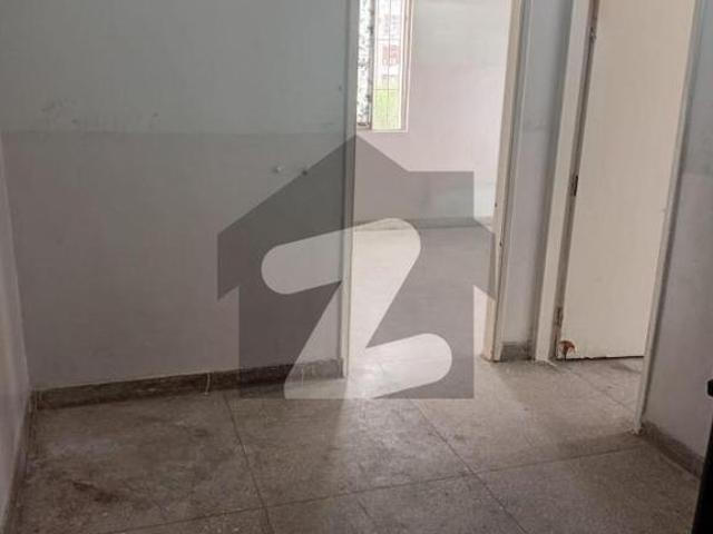 2nd floor flat 3bed DD noman center roadside corner Gulshan e Iqbal Block 5