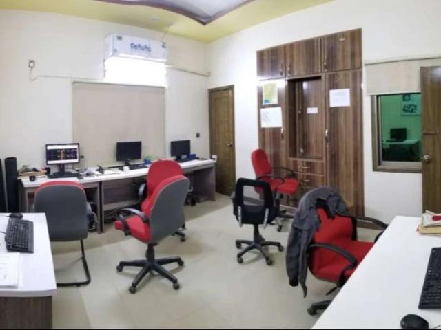 2nd floor leased west open portion Karachi Gulshan E Iqbal Block 10 ID 47206