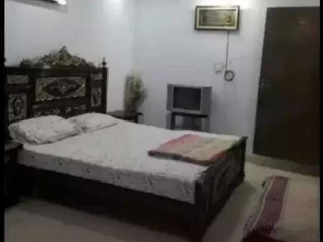 2nd floor neat and clean portion rent in samnabad for only small famly Lahore Samanabad ID 12208