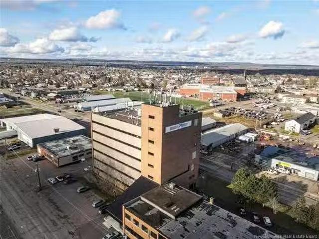 2Nd Floor Side B 123 Halifax St, Moncton, NB, E1C 9R6 comm.