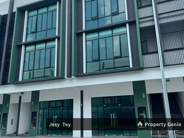 2nd floor @ Permas Avenue Shop For Rent