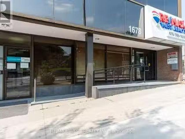 2Nd Flr 1678 Bloor Street W, Toronto, ON, M6P 1A9 commerci.