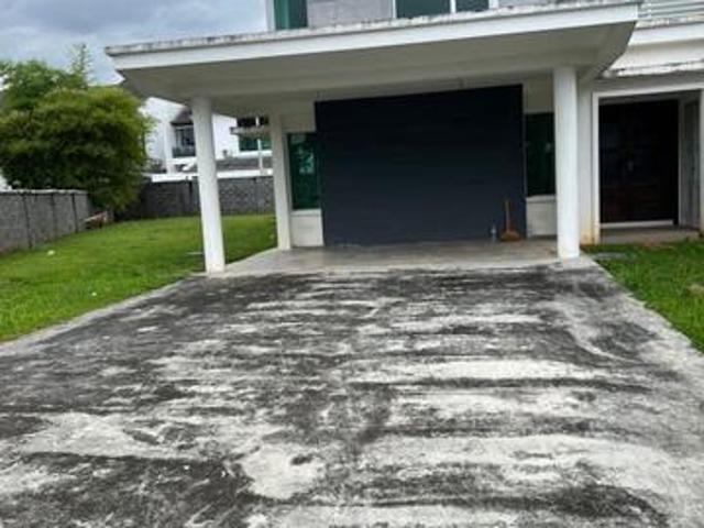 2S Semi D Large Land Facing Lake View House Bandar Laguna Merbok