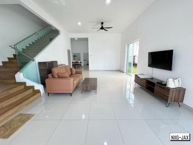 2sty Cluster SEMIDBandar Bestari Semi furnished Available Now