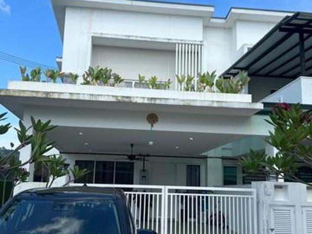 2sty corner xtra land fully renovated with jacuzzi Suriaman Labu