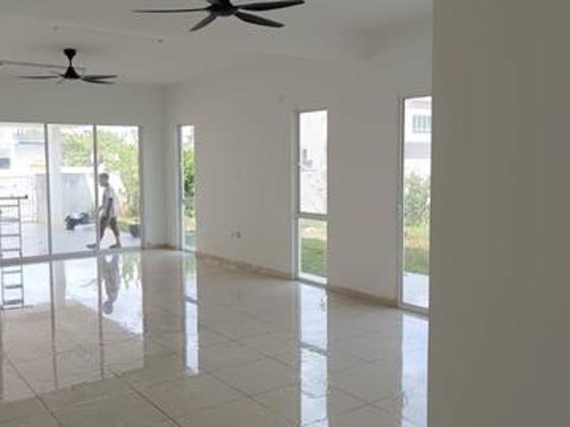 2sty Corner in HijayuFellonaSerembanSeremban 2S2 heightsEnstek