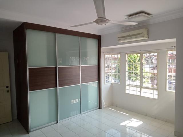 2sty house for rent taman putra prima puchong gated guarded renovated