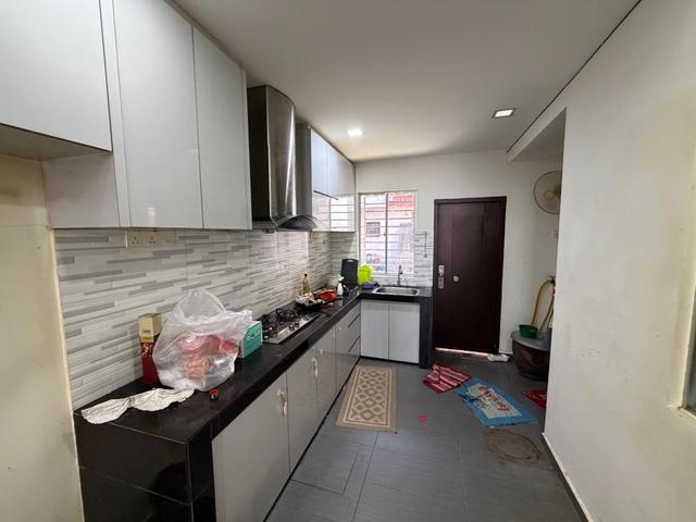 2sty Taman Puchong Perdana 18x60 4r2b more parking Not facing house