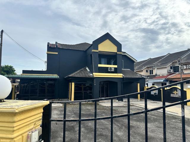 2Storey Bungalow Corner Lot Spacious Compound Direct Owner