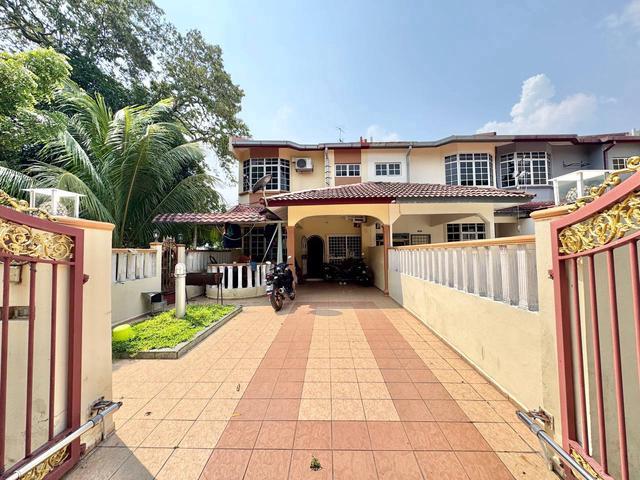 2Storey Corner Lot With Extra 943sqft Land Bandar Dengkil For Sale