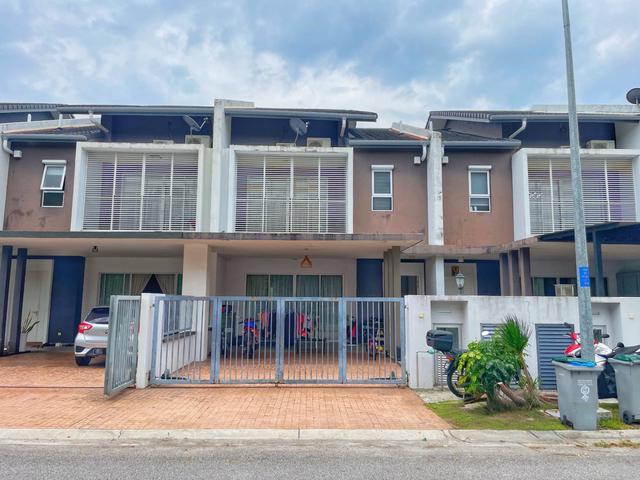 2Storey Superlink Chemara Hills Seremban