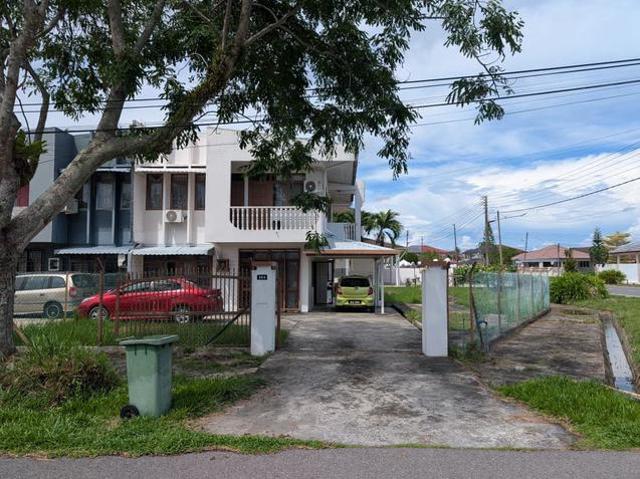 2storey SemiDetached PujutMiri House for sale