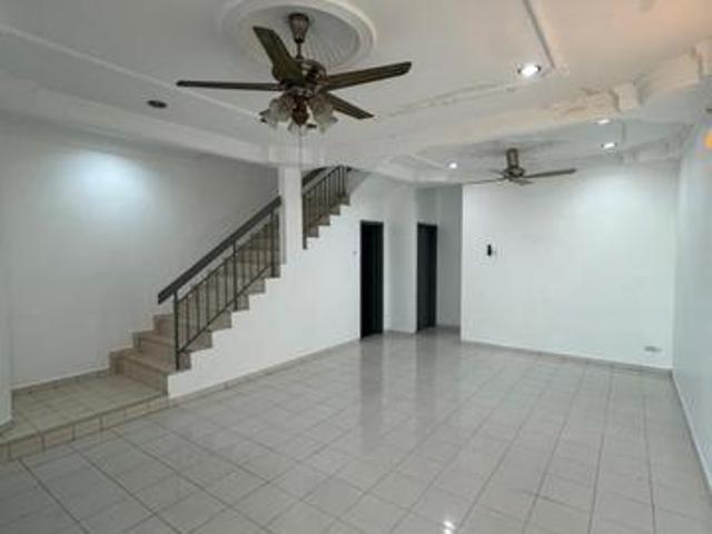2STOREY TERRACEBANDAR PUTERI Klang 18x65 SELLING BELOW MARKET