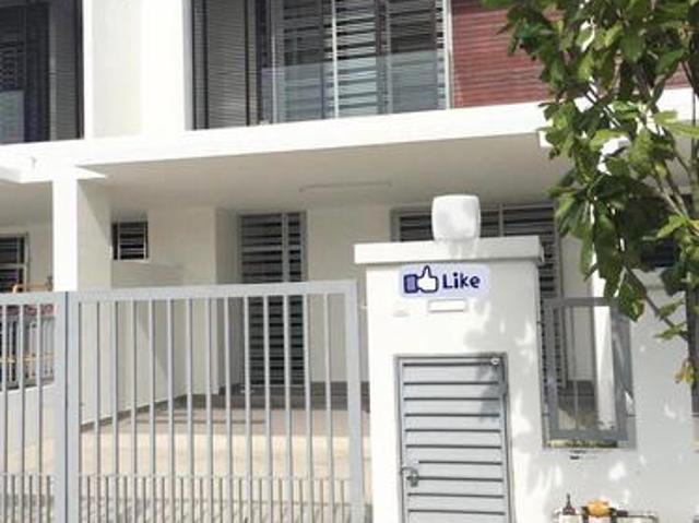 2storey terraced rini home 7 mutiara rini skudai newly repainted