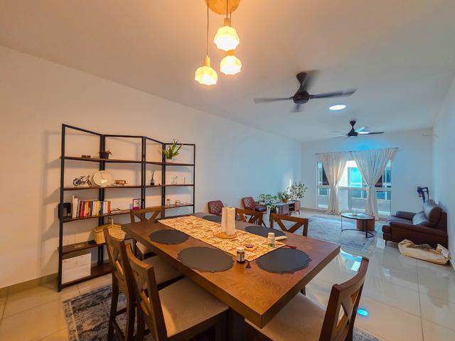 2Storey TOWNHOUSE Platinum Residence Dengkil Bigger Upper Unit